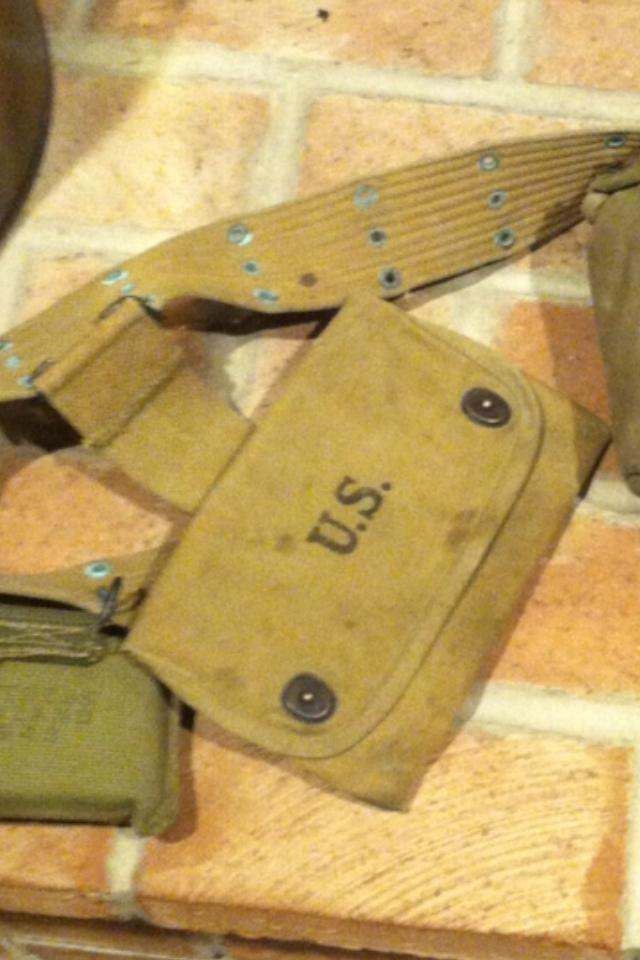 Is this a WWII Shotgun Shell Pouch? - FIELD & PERSONAL GEAR