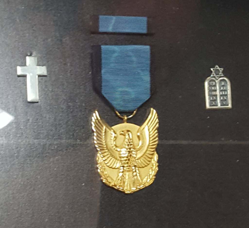 4 CHAPLAINS MEDAL - MEDALS & DECORATIONS - U.S. Militaria Forum