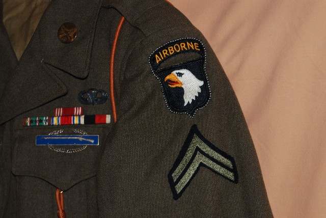 101st Airborne Ike Jacket - UNIFORMS - U.S. Militaria Forum