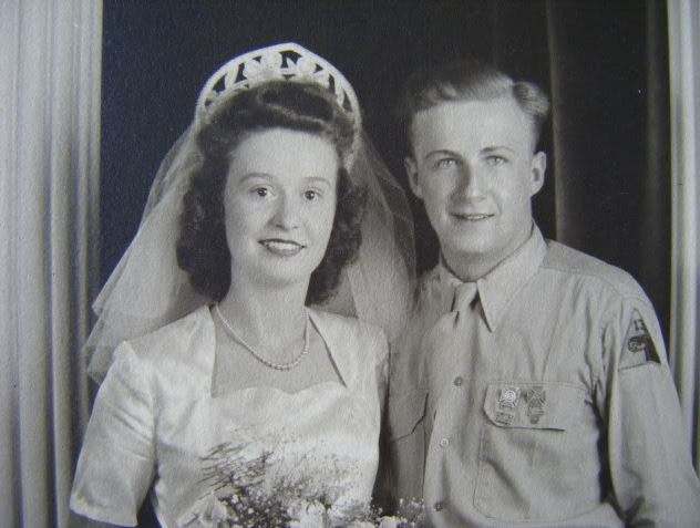 WWII Couples Studio Photos - INDIVIDUAL & UNIT PORTRAITS - U.S ...