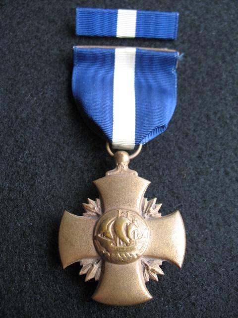 Cased Navy Cross - MEDALS & DECORATIONS - U.S. Militaria Forum