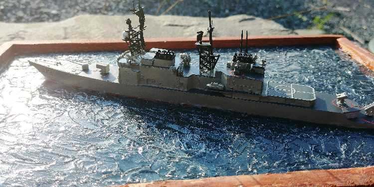 USS Oldendorf DD-972 1/700 scale Spruance Class Destroyer 