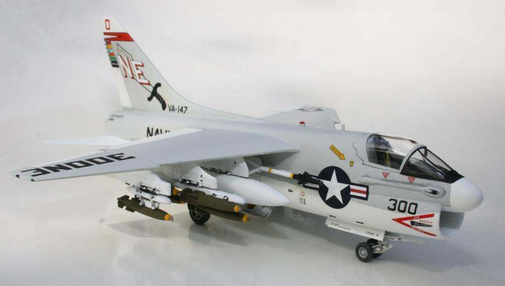 1/72 A-7A Corsair II (USS Ranger / VA-147) - MODELING - U.S. Militaria ...