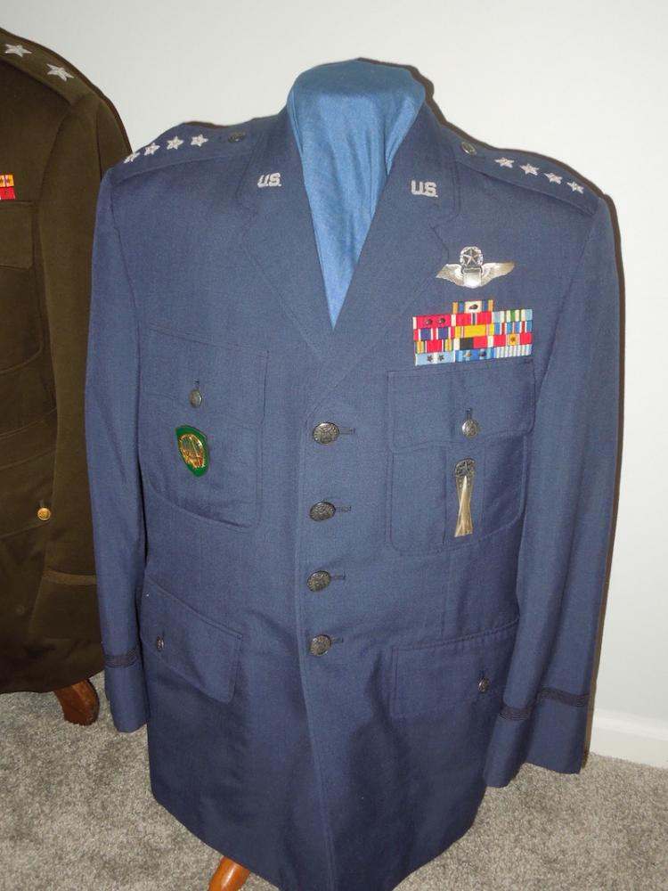 USAF 4 Star General SAC Commander's Uniform - UNIFORMS - U.S. Militaria ...