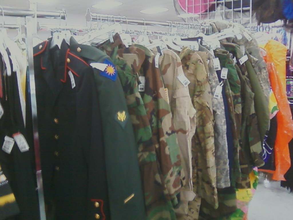 Redding CA Goodwill stop UNIFORMS U.S. Militaria Forum