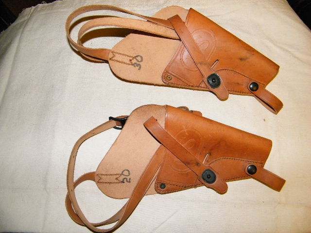 .38 Revolver shoulder holster - .38 SPECIAL REVOLVER HOLSTERS 1941-2000