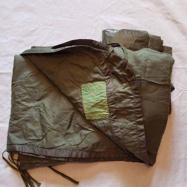 Solid OD poncho liner - FIELD & PERSONAL GEAR SECTION - U.S. Militaria ...