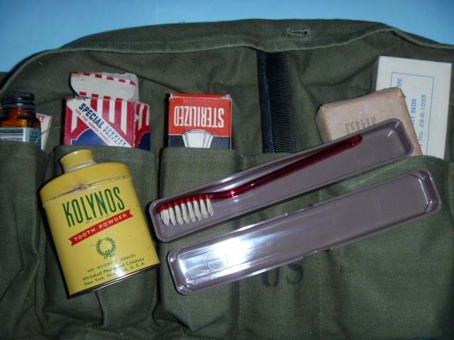 mens toiletry roll