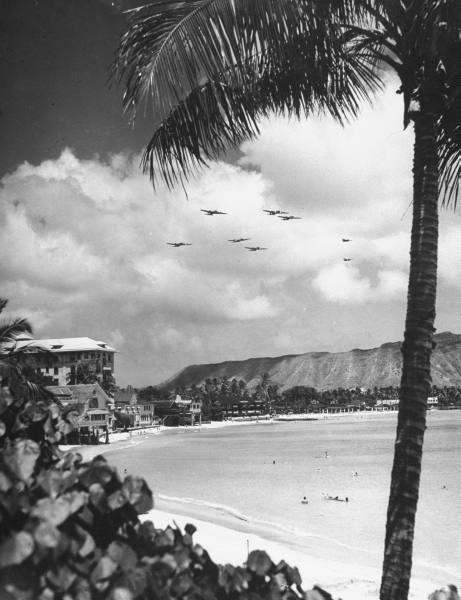 Early B-17s at Hickam Field in Hawaii - MILITARY AIRCRAFT & AVIATION ...