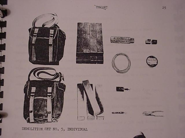 T311. 1956 DATED AIRBORNE DEMOLITION BAG - B & B Militaria