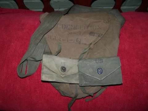 T311. 1956 DATED AIRBORNE DEMOLITION BAG - B & B Militaria