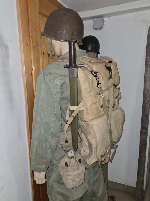 Equipment on USMC Guadalcanal display? - FIELD & PERSONAL GEAR SECTION ...