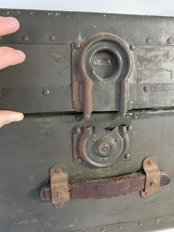 Footlocker Identification Help - BASE/BIVOUAC/CAMP/DEPOT ITEMS - U.S.  Militaria Forum