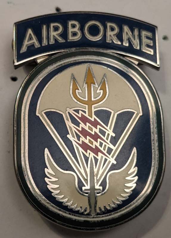 Airborne DI need ID - DISTINCTIVE UNIT INSIGNIA / UNIT CRESTS - U.S ...