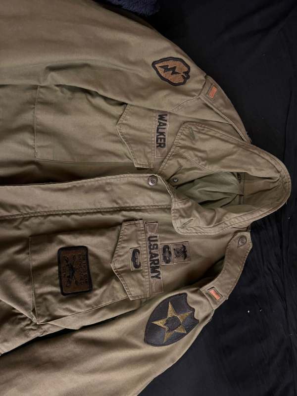 Vietnam era M65 field coat - IDENTITY ITEMS (DOG TAGS, BRACELETS, ETC ...