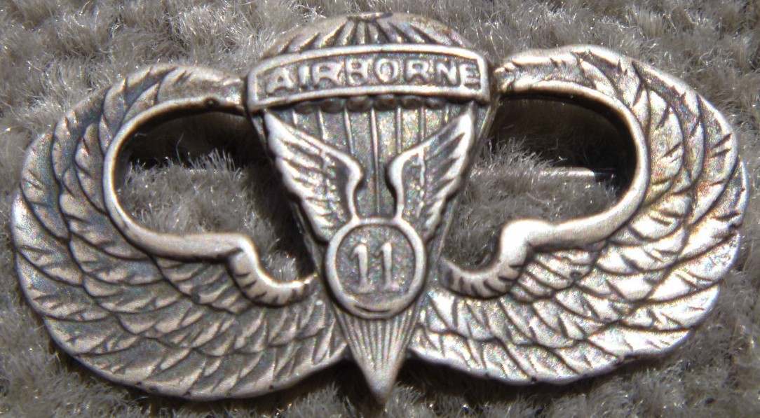 Japanese Occupation Era Us Paratrooper Wing On Ebay - Airborne, Glider 